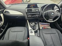 Begagnad BMW 116 Efficient Dynamics 2016 Grå Halvkombi