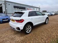 Used Audi A1 Design 116 HP (85 kW) 2019 White SUV