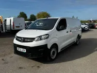 Usado Vauxhall Vivaro S 100 HP (73 kW) 2023 Branco Monovolume