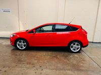 Used Ford Focus Zetec 120 HP (88 kW) 2014 Red Hatchback