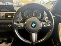 Usado BMW M135 Comfort Edition 326 CV (239 kW) 2016 Negro Utilitario