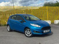 Begagnad Ford Fiesta Zetec 2013 Blå Halvkombi