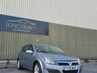 Second-hand Vauxhall Astra 2006 Argintiu Hatchback