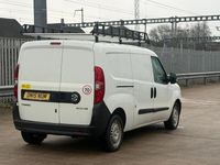 Second-hand Vauxhall Combo 2015 Alb Van