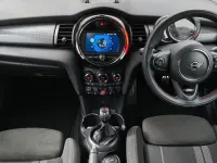Used Mini Cooper Hatch 134 HP (98 kW) 2018 Red Hatchback