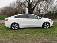 Begagnad Ford Mondeo Titanium 180 HK (132 kW) 2016 Vit Halvkombi