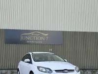 Used Ford Focus Zetec 125 HP (91 kW) 2011 White Hatchback