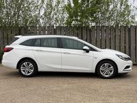 Used Vauxhall Astra S 136 HP (100 kW) 2017 White Estate