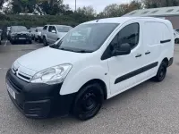 Usado Citroën Berlingo 100 CV (73 kW) 2017 Blanco Monovolumen