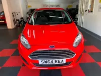 Usado Ford Fiesta Style 82 CV (60 kW) 2014 Rojo Utilitario
