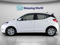 Used Hyundai i10 SE 67 HP (49 kW) 2023 White Hatchback