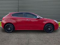 Used Alfa Romeo Giulietta 170 HP (125 kW) 2014 Red Hatchback