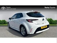 Begagnad Toyota Corolla 122 HK (89 kW) 2021 Vit Halvkombi