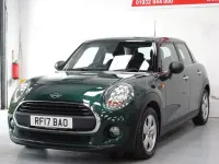 Begagnad Mini ONE Hatch 102 HK (75 kW) 2017 Grön Halvkombi
