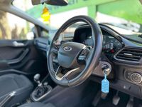 Used Ford Fiesta Zetec 100 HP (73 kW) 2018 Grey Hatchback