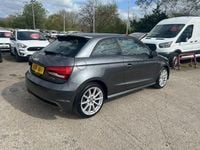 Usado Audi A1 S-Line 125 HP (91 kW) 2016 Cinzento Citadino
