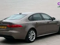 Second-hand Jaguar XF R-Sport 180 CP (132 kW) 2017 Maro Berlinǎ