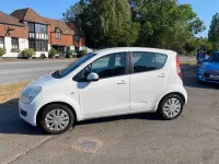 Used Suzuki Splash 65 HP (47 kW) 2012 White Hatchback