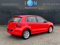 Begagnad VW Polo SE 90 HK (66 kW) 2015 Röd Halvkombi