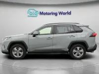 Second-hand Toyota RAV4 Hybrid 218 CP (160 kW) 2023 Verde SUV