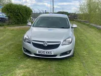 Usado Vauxhall Insignia SRi 163 CV (119 kW) 2015 Plateado Utilitario