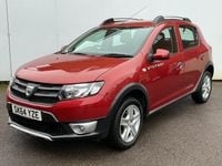 Used Dacia Sandero Lauréate 90 HP (66 kW) 2014 Red Hatchback