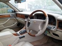 used Jaguar XJ 3.2