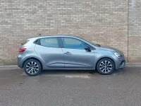 Usado Renault Clio V Evolution 90 HP (66 kW) 2023 Cinzento Citadino
