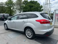 Usado Ford Focus Zetec 120 HP (88 kW) 2017 Prateado Carrinha
