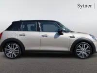 Używany Mini Cooper Exclusive 134 KM (98 kW) 2023 Szary Hatchback