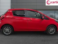 Used Toyota Yaris 99 HP (72 kW) 2016 Red Hatchback