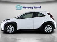 Used Toyota Aygo X PURE 71 HP (52 kW) 2022 White SUV