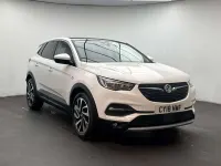 Used Vauxhall Grandland X Elite 130 HP (95 kW) 2018 White SUV