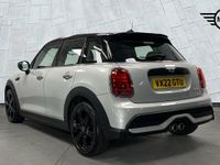 Usado Mini Cooper S Classic 176 HP (129 kW) 2022 Prateado Citadino
