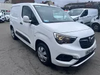 Usado Vauxhall Combo Sportive 100 CV (73 kW) 2021 Blanco Monovolumen