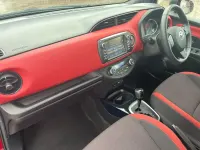 Used Toyota Yaris 100 HP (73 kW) 2017 Red Hatchback