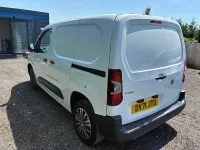 Used Vauxhall Combo 100 HP (73 kW) 2021 White MPV