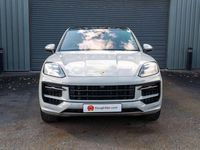 Begagnad Porsche Cayenne 470 HK (345 kW) 2023 Grå SUV