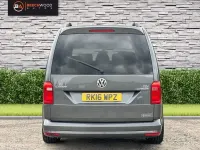 Usado VW Caddy Maxi Life 101 HP (74 kW) 2016 Cinzento Monovolume