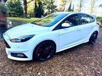 Usado Ford Focus ST 185 HP (136 kW) 2018 Branco Citadino