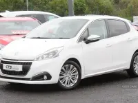 Used Peugeot 208 Allure 2018 White Hatchback