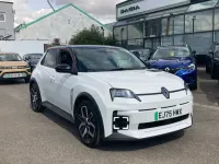 Used Renault R5 Komfort 110 kW (150 HP) 2025 Hatchback