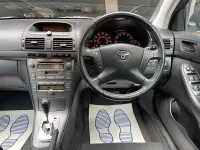 Used Toyota Avensis T3 129 HP (94 kW) 2004 Gold Hatchback