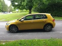 Used VW Golf VII SE 115 HP (84 kW) 2017 Yellow Hatchback