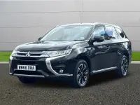 Używany Mitsubishi Outlander P-HEV 2016 Czarny Kombi