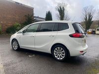 Used Vauxhall Zafira 165 HP (121 kW) 2014 White MPV