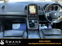 Used Renault Scenic E-Tech Signature 140 HP (102 kW) 2018 Red MPV