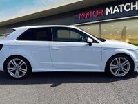 Begagnad Audi A3 S-Line 2016 Vit Halvkombi