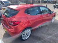 Usado Renault Clio IV Dynamique 90 HP (66 kW) 2016 Vermelho Citadino