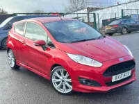 Usado Ford Fiesta Zetec 2016 Rojo Utilitario
